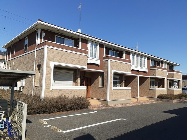 グランソレイユA外観