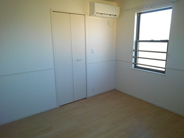 フェリチータ坂東C２０１洋室