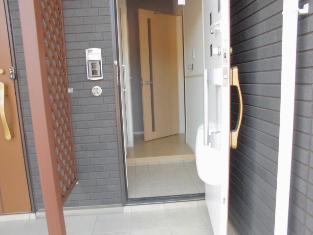 セレーネB１０４玄関