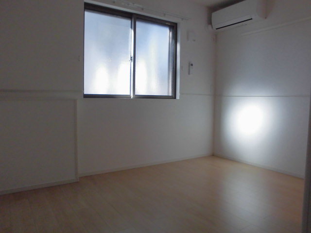 セレーネB１０４洋室