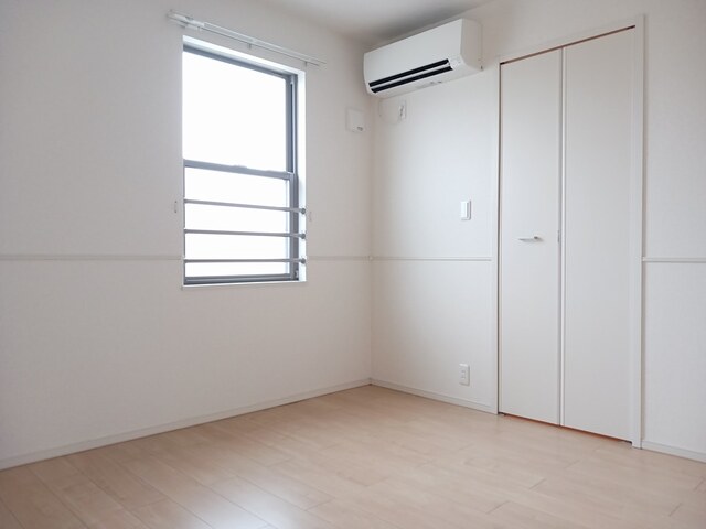 フェリチータ坂東C２０２洋室